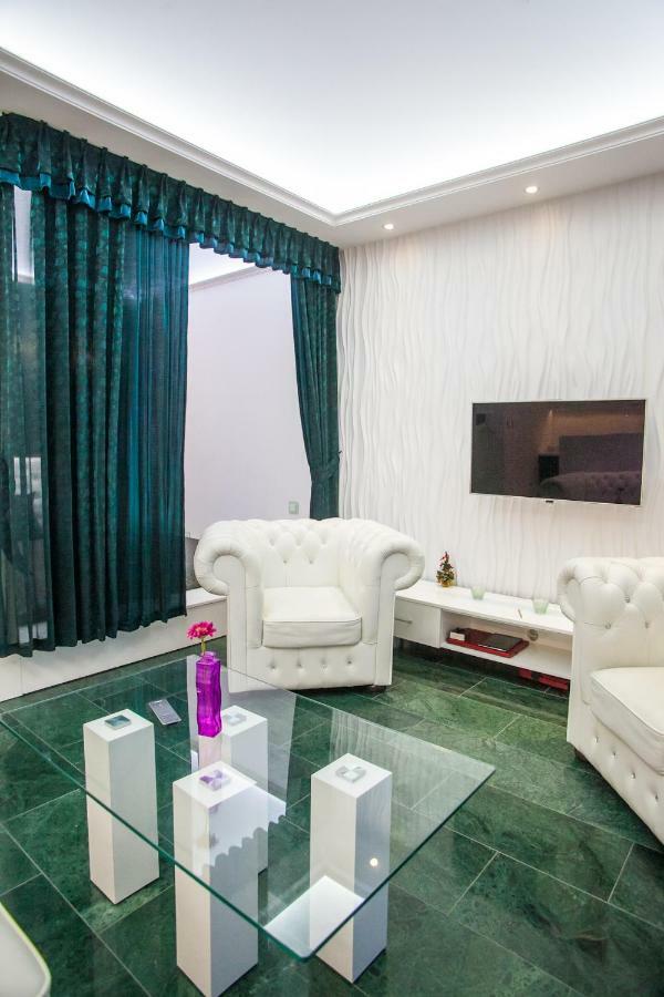 Royal Apartment In City Centre 수바우키 외부 사진